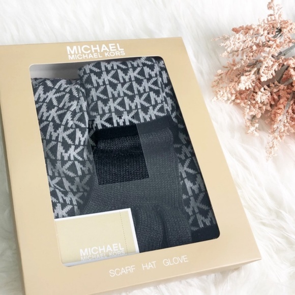 NWT Michael Kors Logo Muffler, Hat, & Gloves Set - Picture 6 of 6